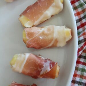 Prosciutto Apple Wedges on plate