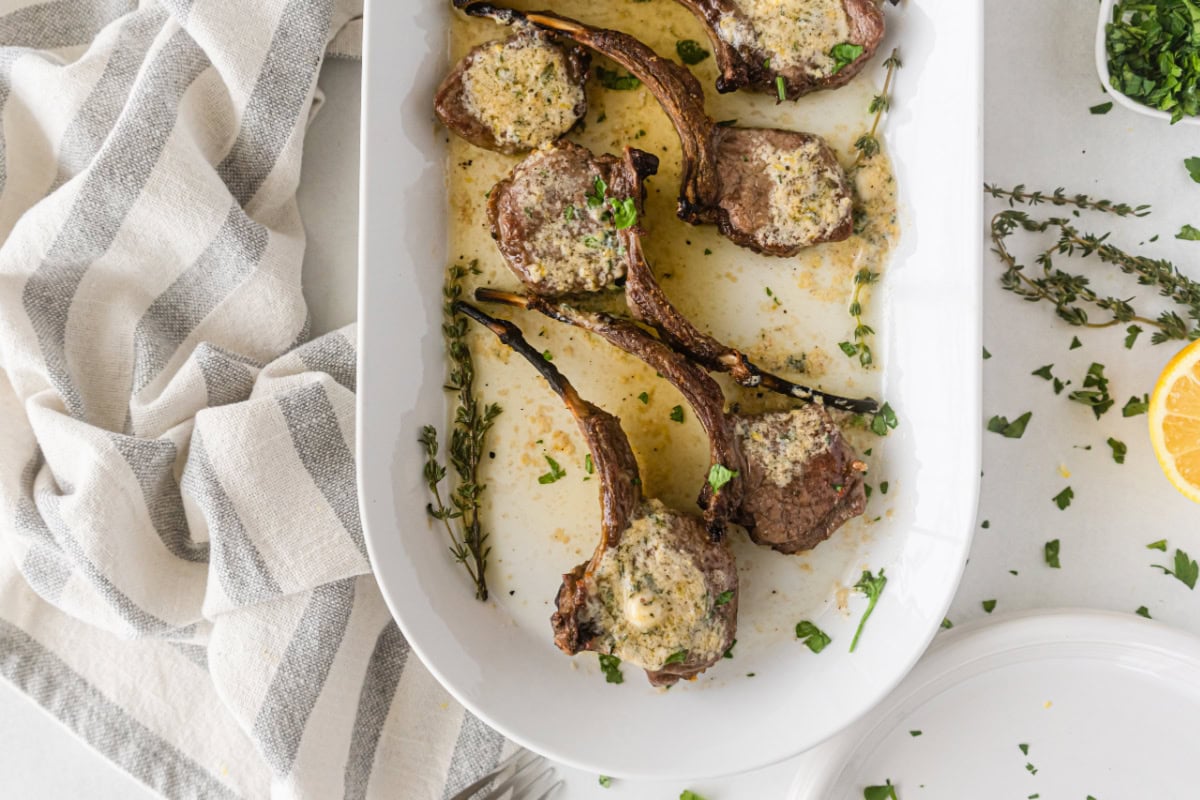 broiled lamb chops on platter