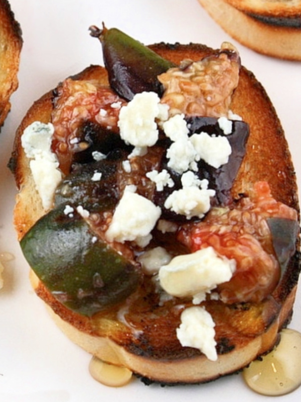 Grilled Fig Bruschetta