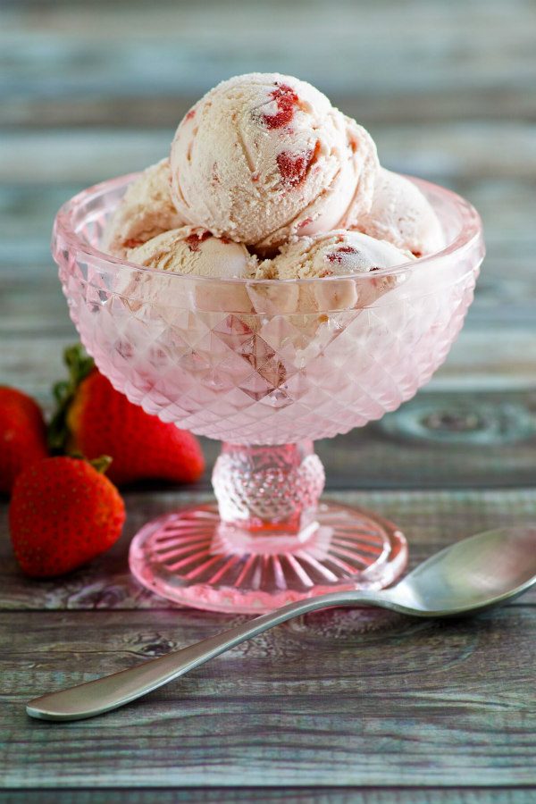 No Cook Fresh Strawberry Ice Cream - Recipe Girl