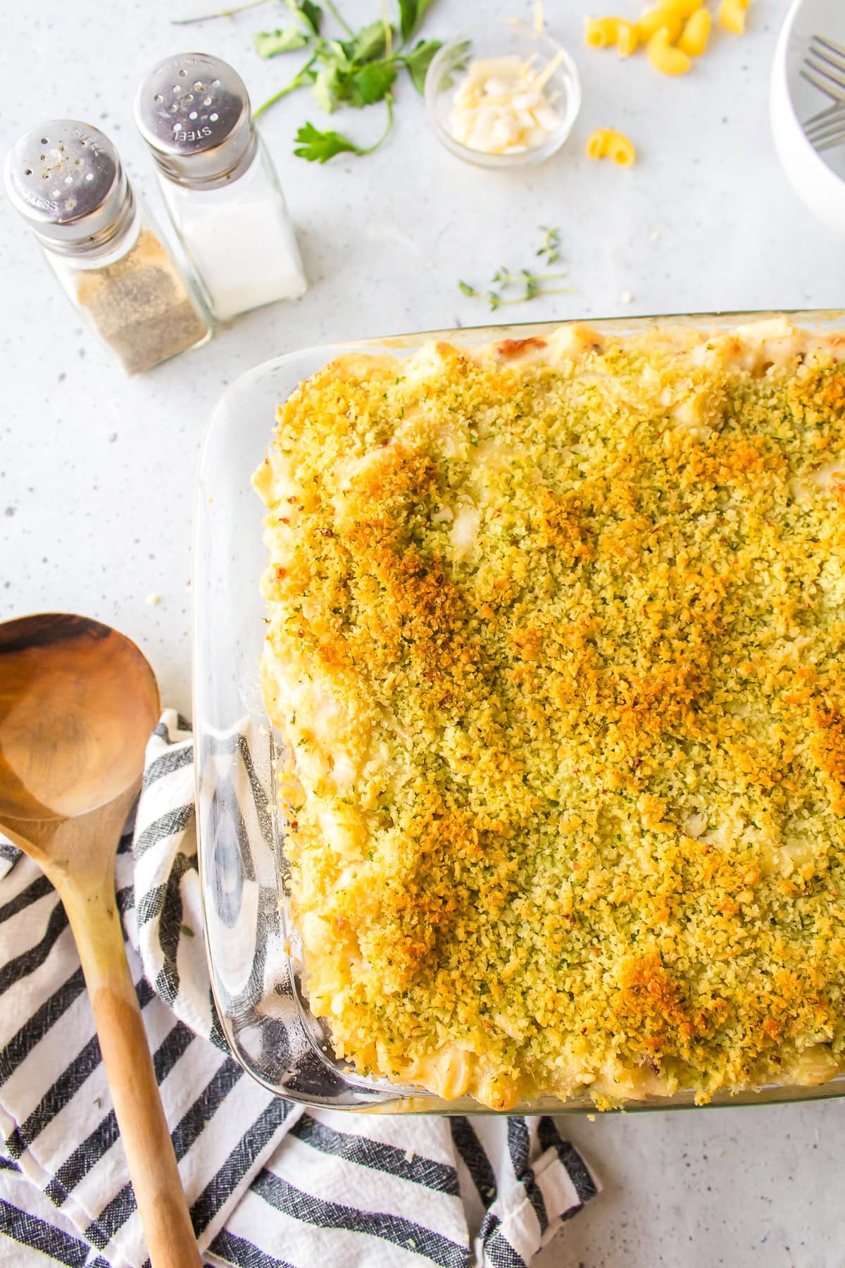 bacon macaroni and cheese in casserole dish