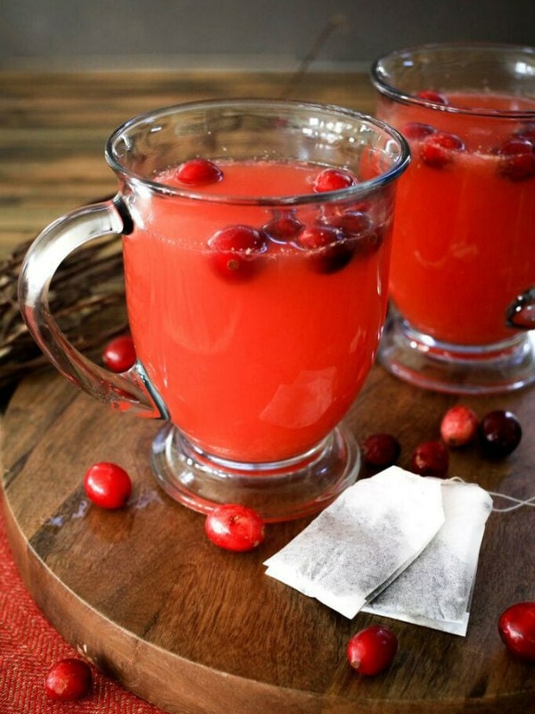 cranberry tea in mugs