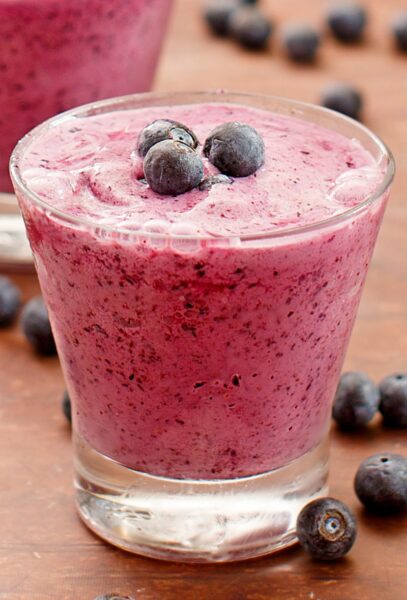 Easy 3-Ingredient Blueberry Lemon Smoothies - Recipe Girl