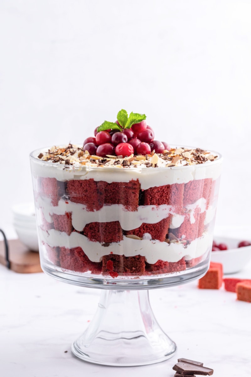 Angel Food Cake Berry Trifle ⋆ Real Housemoms