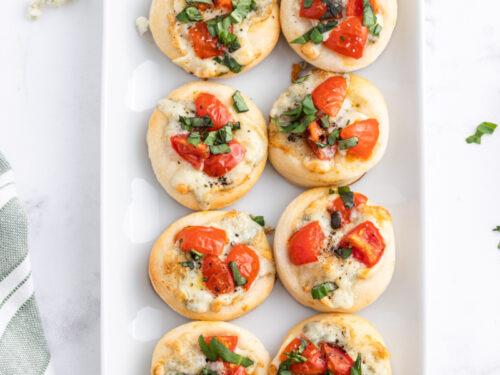 Pizzette with Gorgonzola Tomato and Basil