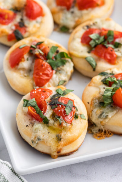 Pizzette with Gorgonzola Tomato and Basil - Recipe Girl