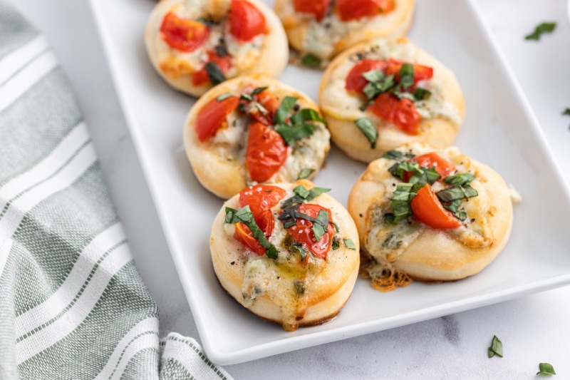 Pizzette with Gorgonzola Tomato and Basil - Recipe Girl