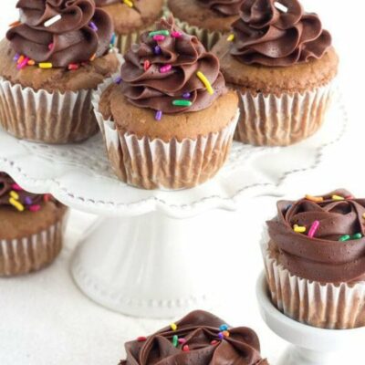 Easy, Moist Chocolate Cupcakes - Recipe Girl