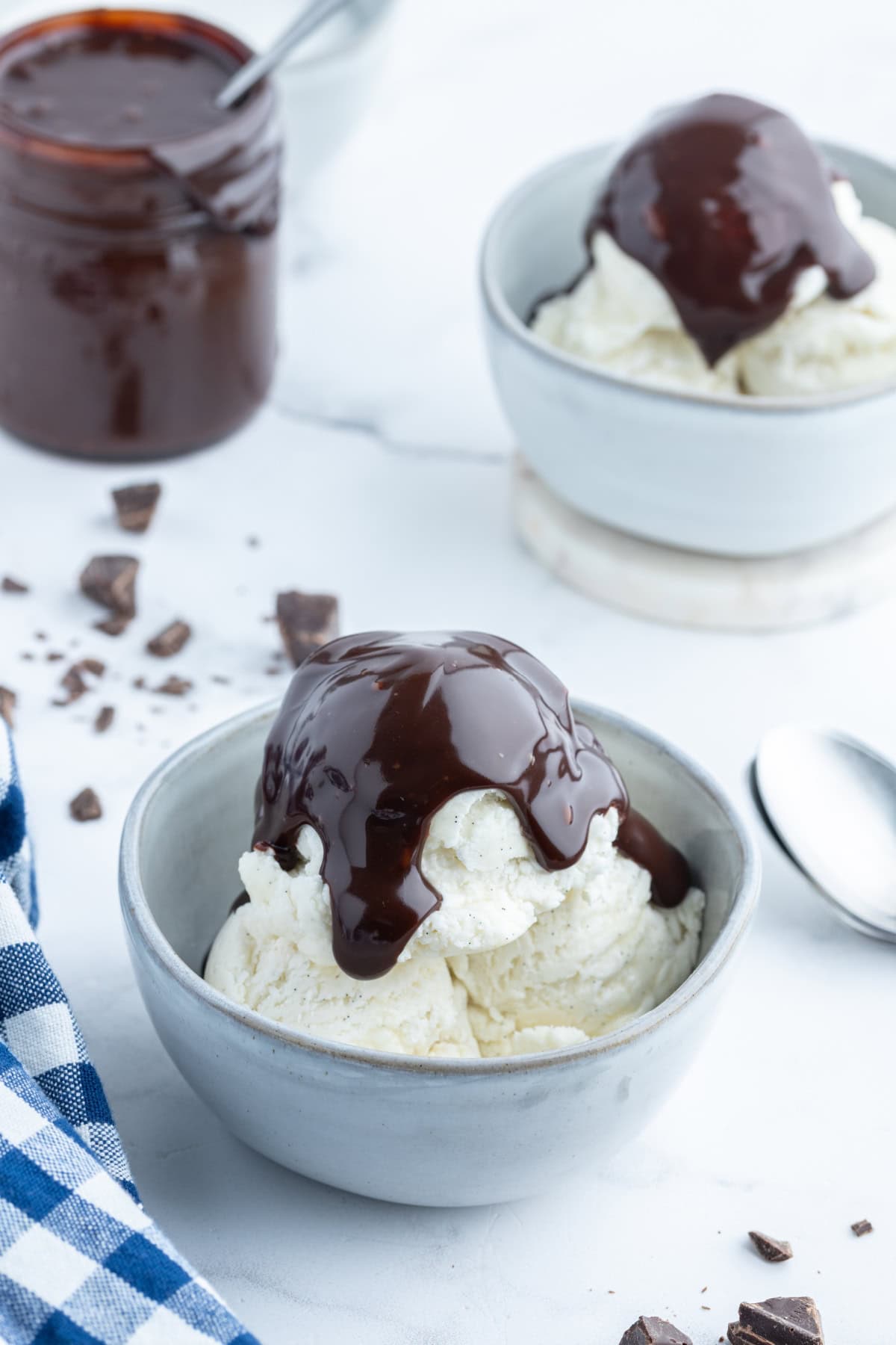 hot fudge on ice cream to make hot fudge sundae