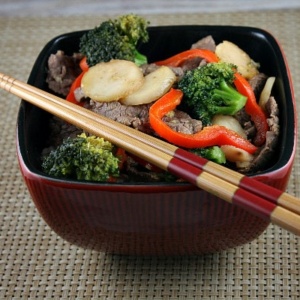 Stir Fried Beef and Broccoli with Orange Sesame Sauce