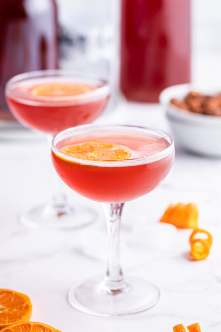 Amaretto Cranberry Kiss Cocktails - Recipe Girl