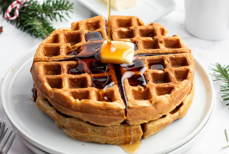 https://www.recipegirl.com/wp-content/uploads/2009/01/Gingerbread-Waffles-8.jpg