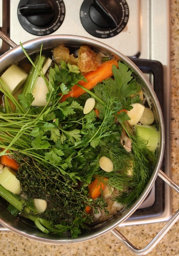 How to Make Homemade Chicken Stock