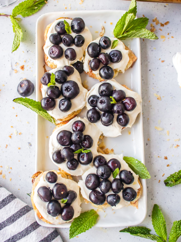 blueberry dessert bruschetta on a platter