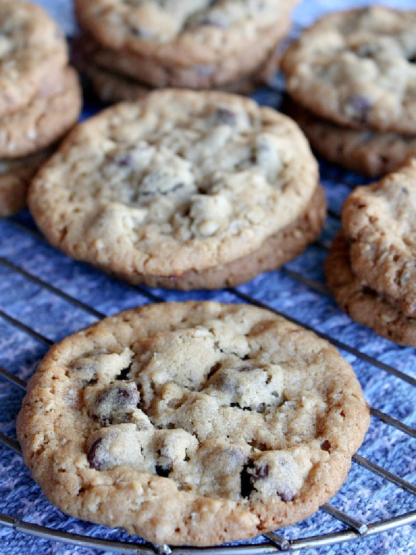 peanut butter chocolate chip oatmeal cookies with sea salt