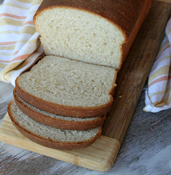 Easy Honey Whole Wheat Bread – 6 Ingredients! 