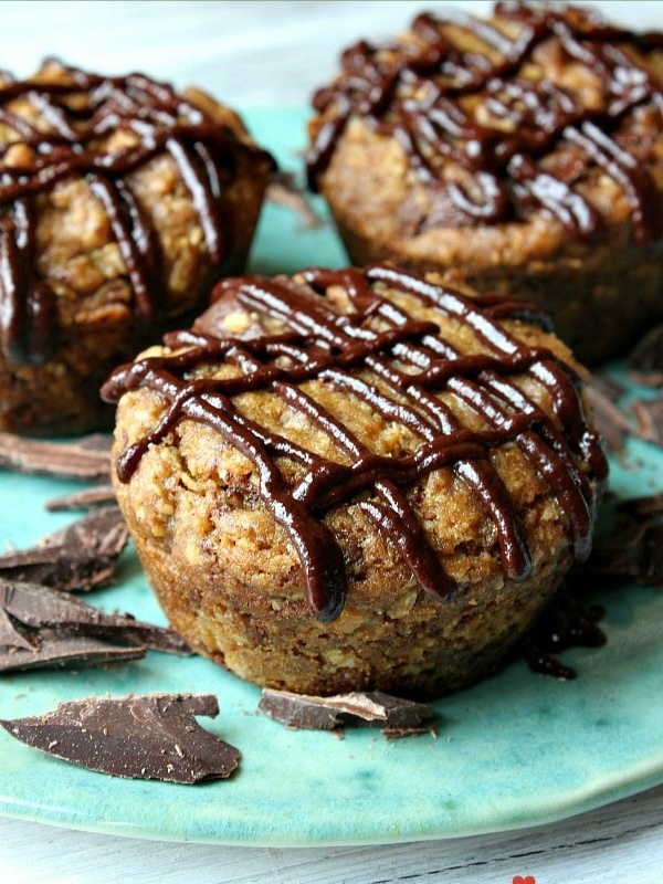 dark chocolate cookie cupcakes on a green plate