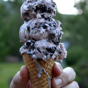 Strawberry Cookies and Cream Ice Cream