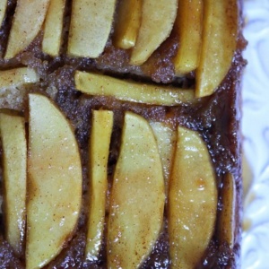 Caramel Apple Upside Down Cake