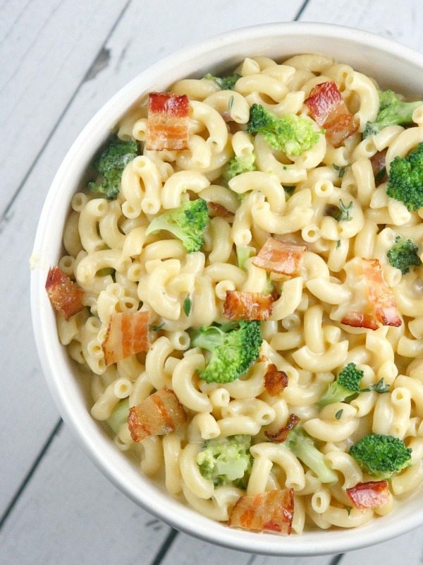 bowl of bacon and broccoli macaroni and cheese