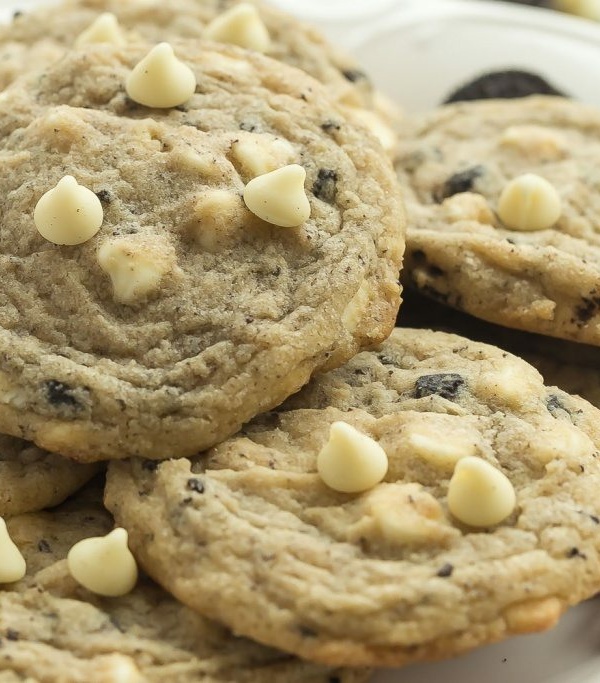 These Cookies 'n' Cream Cookies are full of white chocolate chips and crushed Oreos for true cookie addicts! They are soft and chewy and not cakey!