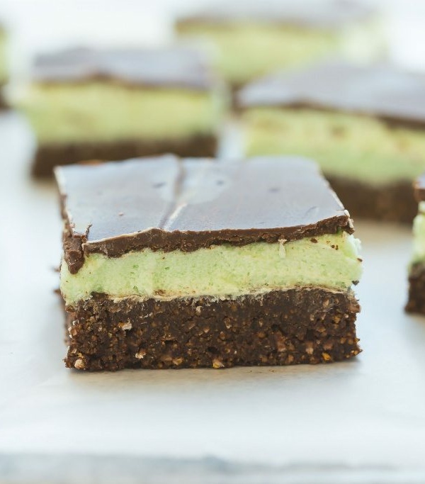 These No Bake Mint Chocolate Bars are the perfect holiday treat -- they are easy to make and even easier to eat!