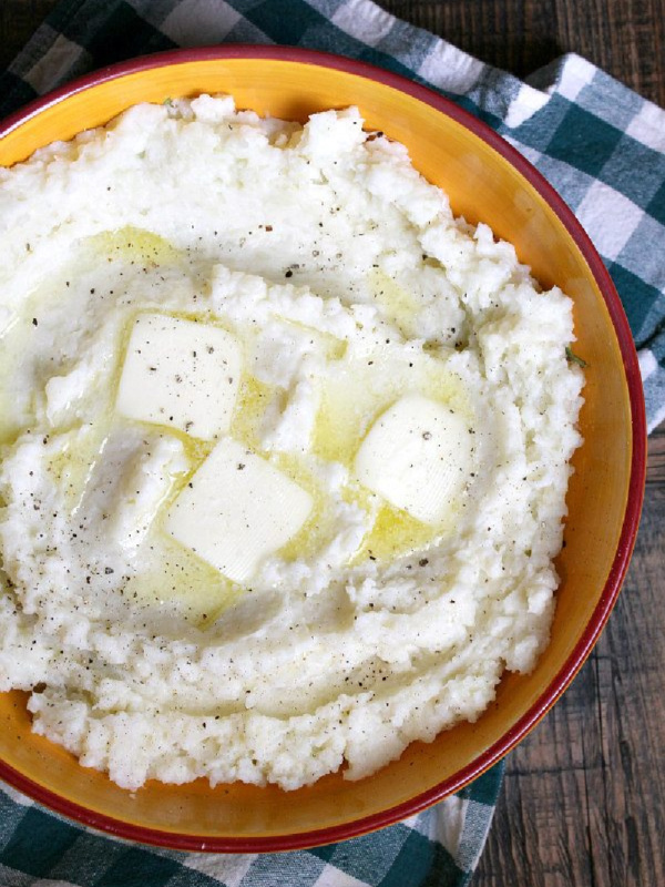 cauliflower mashed potatoes in a bowl