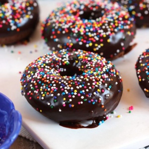 Baked Chocolate Glazed Donuts