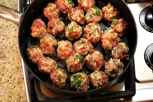 https://www.recipegirl.com/wp-content/uploads/2018/08/Meatballs-4-600x400.jpg