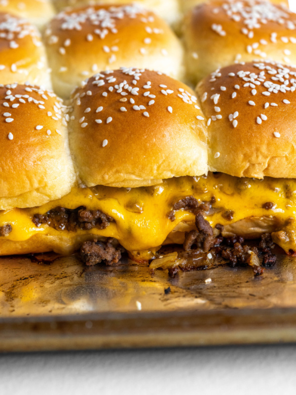 baked cheeseburger sliders