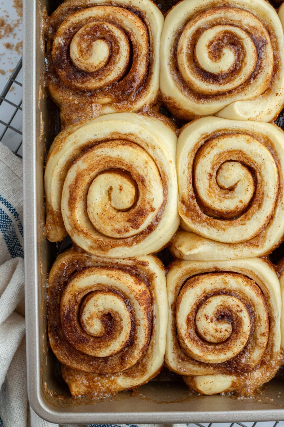 cinnamon rolls in pan no icing