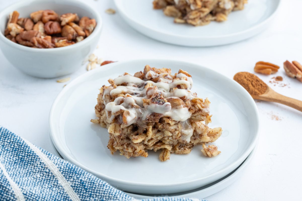 Cinnamon Roll Baked Oatmeal