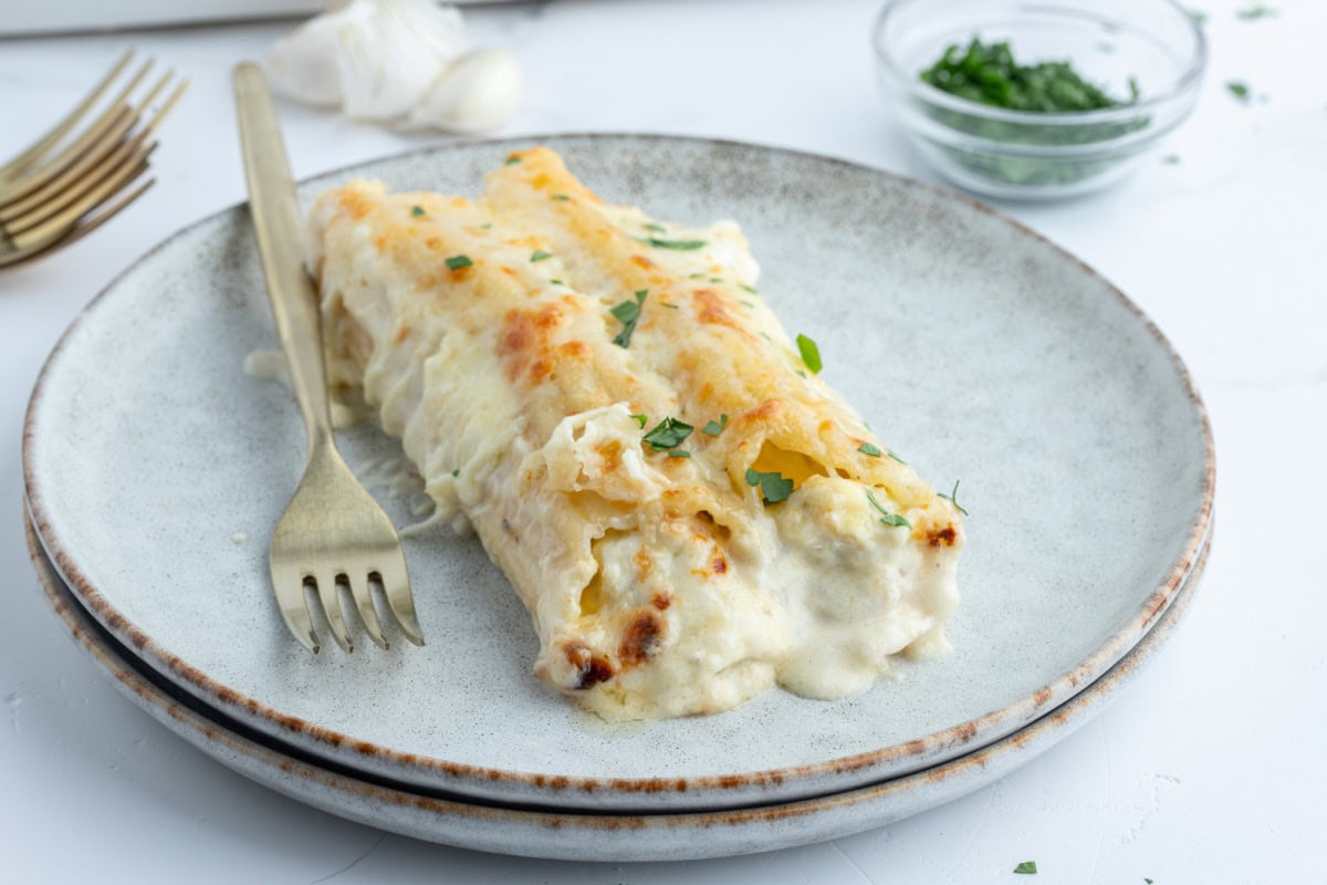 Chicken Manicotti Alfredo